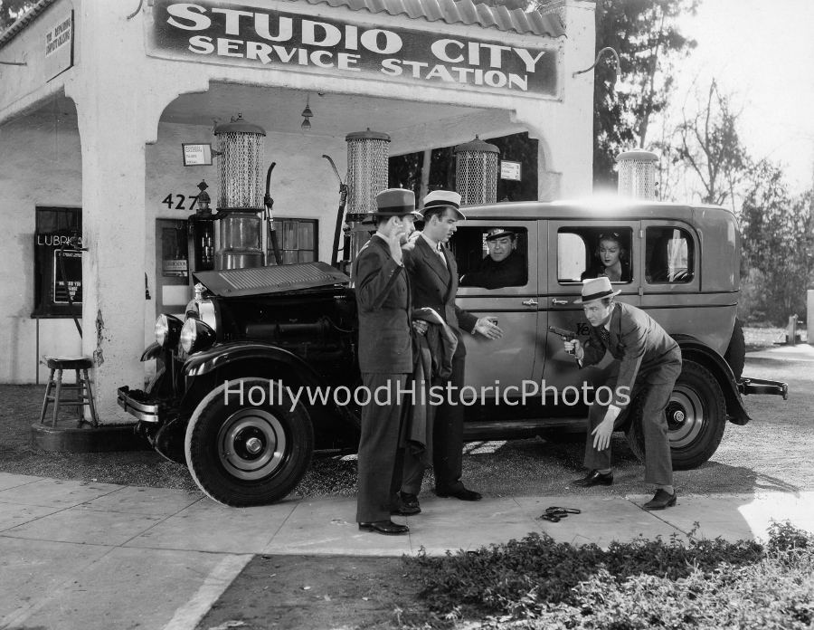 Studio City Service Station 4272 Laurel Cyn filming Paramount F Man 1936.jpg